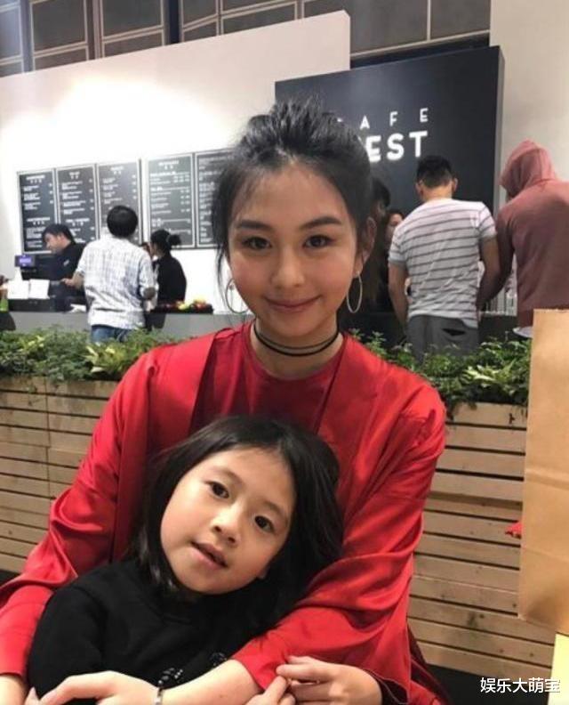 邱淑贞：他身家10亿娶了邱淑贞，今生意大跌，每天买车减轻痛苦