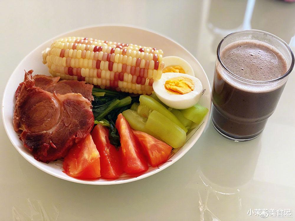 董璇|40岁董璇晒减肥食谱，简单又丰盛，网友直呼：这真的是减肥餐吗