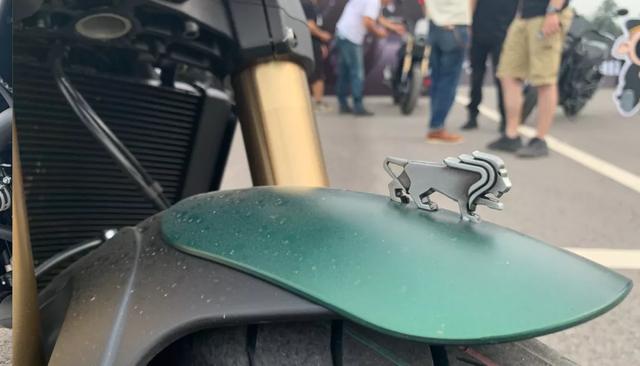 贝纳利|5.58万起！贝纳利幼狮800售价公布，标配Brembo卡钳和滑动离合