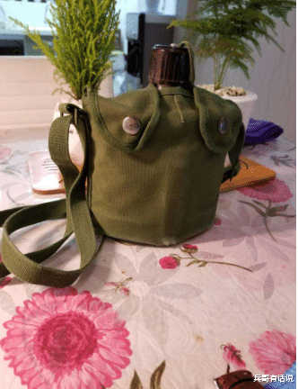 特种兵@跟贝爷一起“荒野求生”，什么工具最有用？特种兵都选它们！