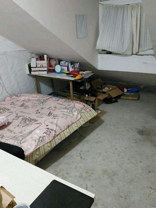 #上海市#晒晒我在上海1500的出租房，又小又破，改造后，朋友怀疑走错门！