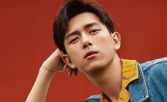 李现|《亲爱的》剧中，为什么女主衣服五颜六色，李现的解释赞剧组细心