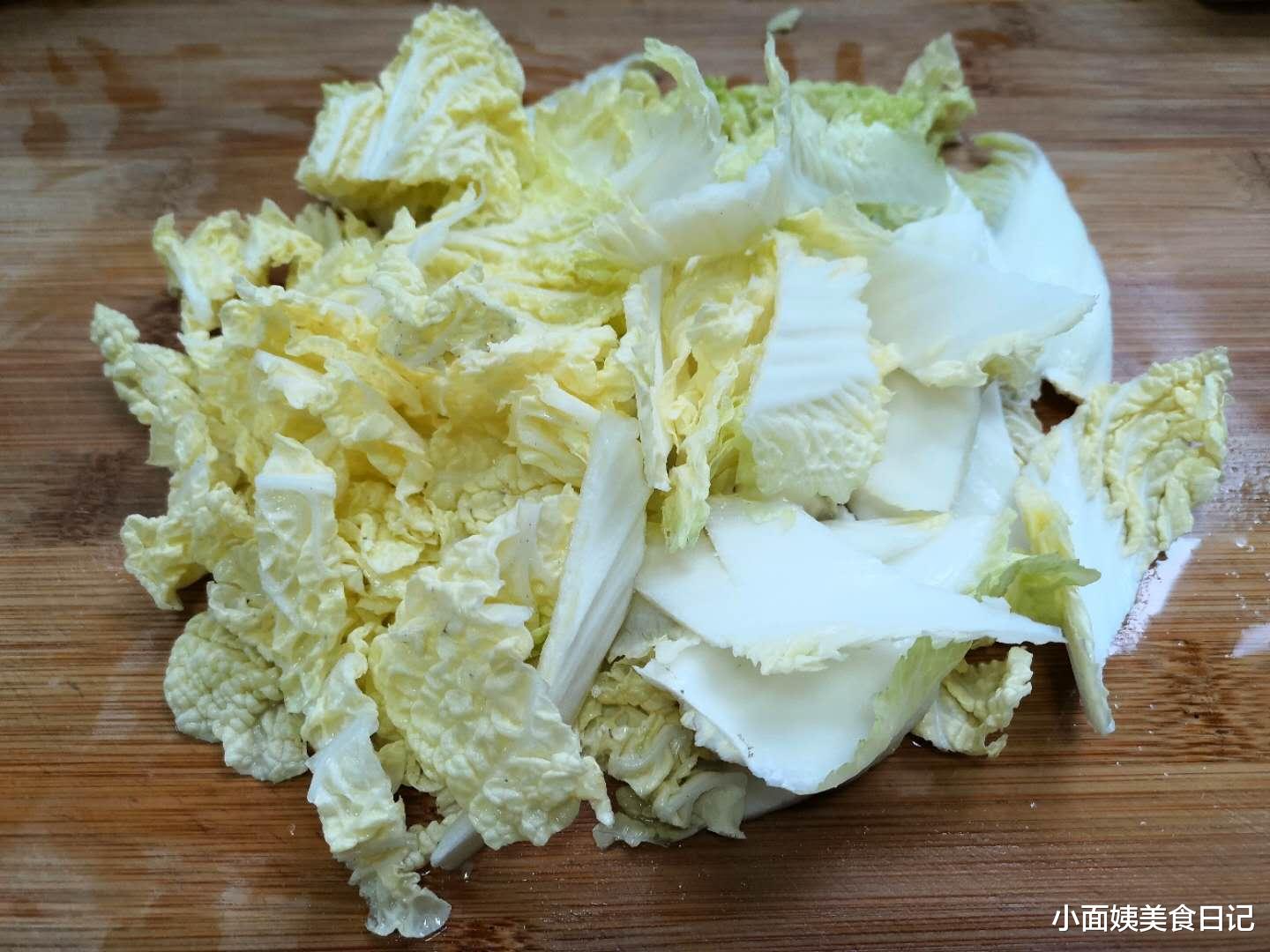 「白菜豆腐汤」立夏后，这汤三天两头准做一锅，清甜美味汤味鲜，还清肠刮油！