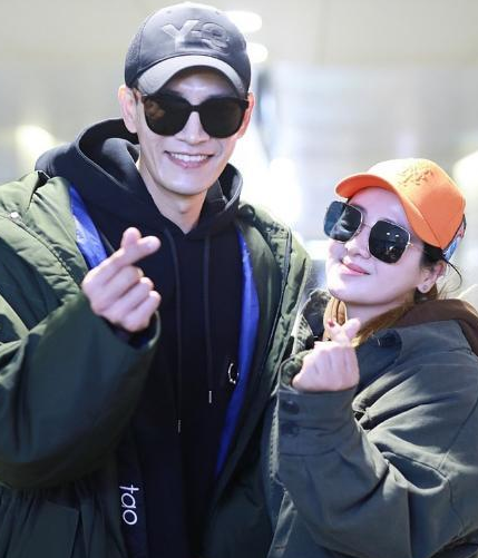 李琳|“软饭男”娶知名女星，卖老婆名牌包为生，直言：花她钱吃饭都香