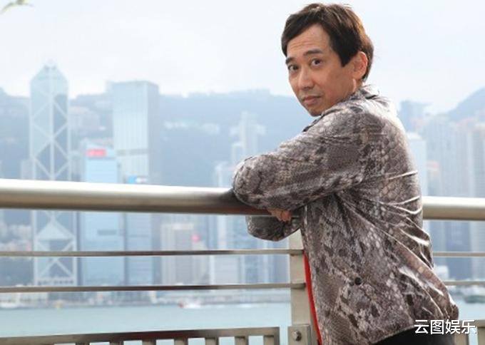 周润发■100位艺人评选心目中的影帝影后，周润发45票夺冠，影后实至名归