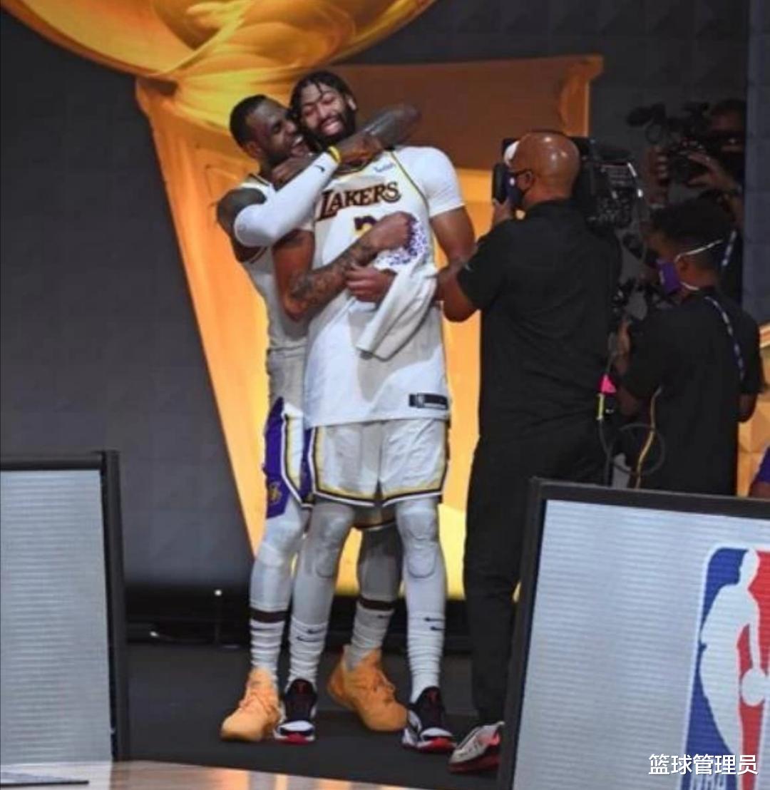 勒布朗·詹姆斯|榜样!湖人夺冠后,詹姆斯做了这3件事,网友:老詹真的重感情