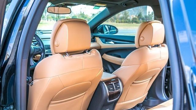 君越：跌4万后红了，销量暴涨7倍，长5米比奥迪A6L气派，懂它的不屑迈腾