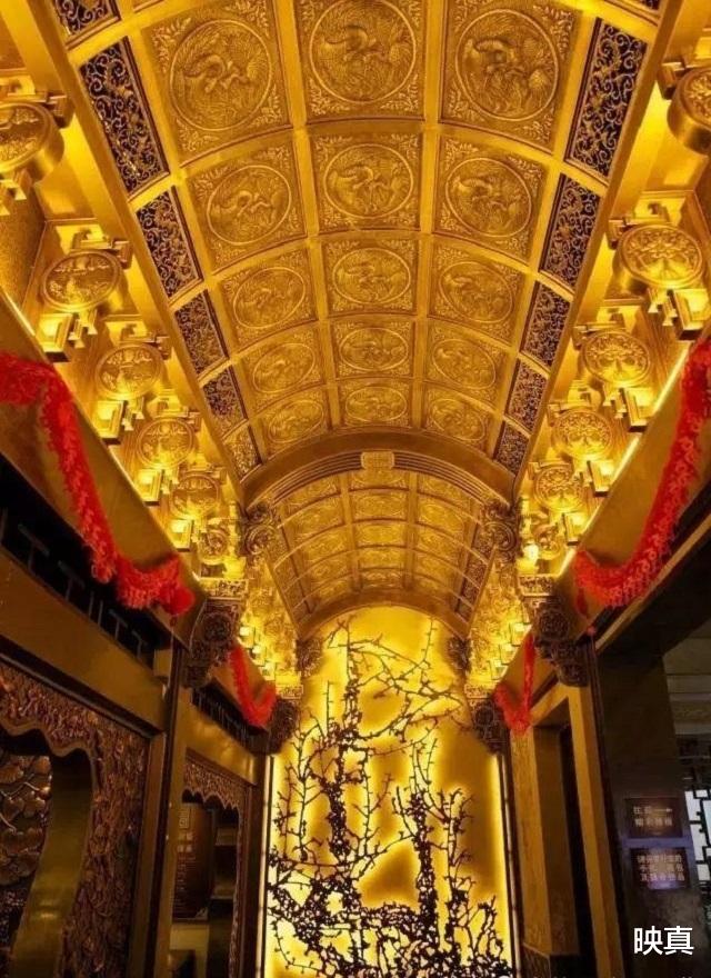 映真|?76岁杭州大爷熔铜280吨，给雷峰塔披上彩衣，千年只腐蚀1毫米