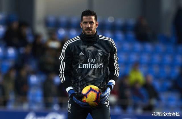 「欧冠」踢了5场比赛拿了3个欧冠冠军，他是真正的躺冠之神