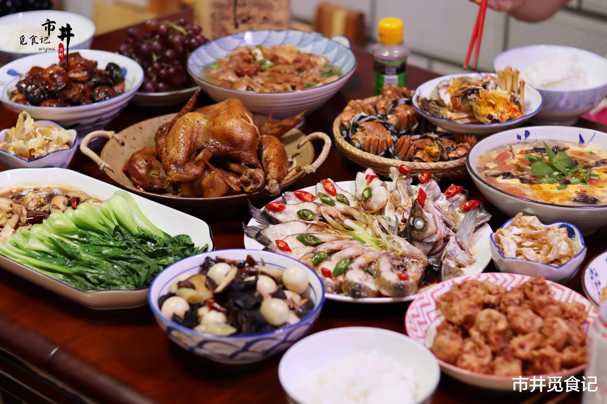 |中秋节不同家庭的家宴,一对比就知道经济情况,最后的让人心疼