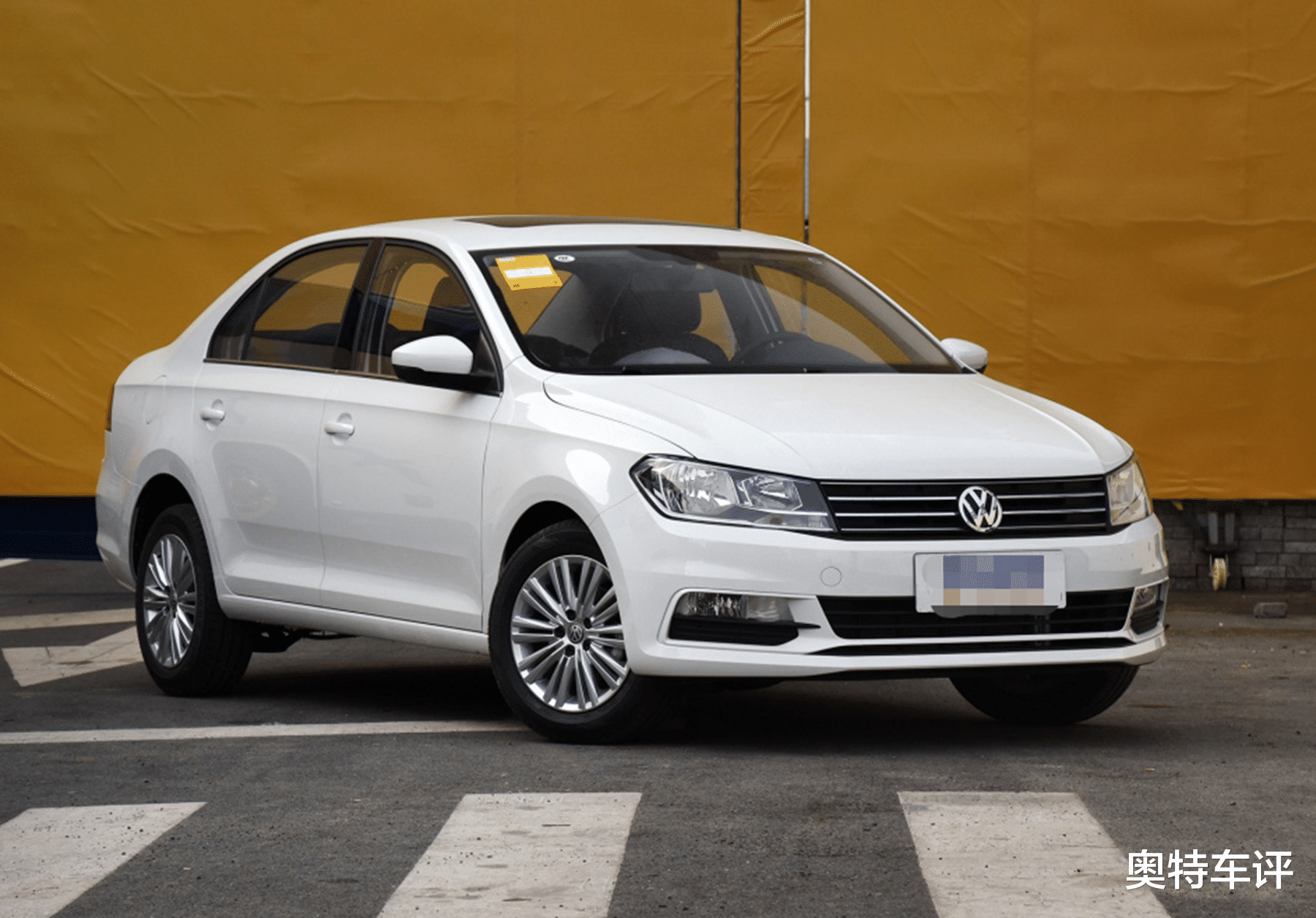 动力|大众为“清库存”甘愿弯腰,桑塔纳降至4.4万,轩逸顿时不香了