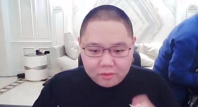 「pdd」PDD被员工怒吼，PDD突然暴怒，网友：建议送去FPX磨练一下！