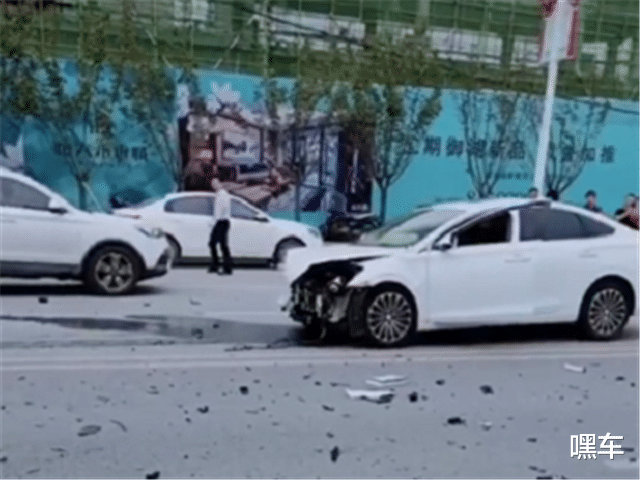 比亚迪汉|全国首台比亚迪汉出事故，看到车损那一刻，才知彼此质量