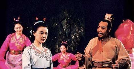 后宫史|父亲夹半条鱼给女儿，女儿看后拔剑自刎，死后数万人为她陪葬！