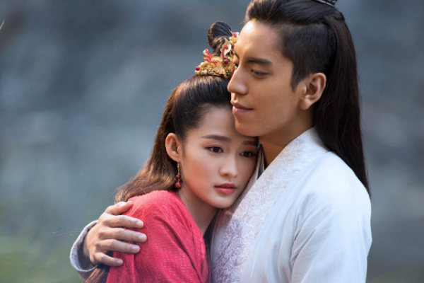 肖战|肖战新剧狼殿下镜头穿帮，用枸杞当血道具，又一部狗血剧诞生？