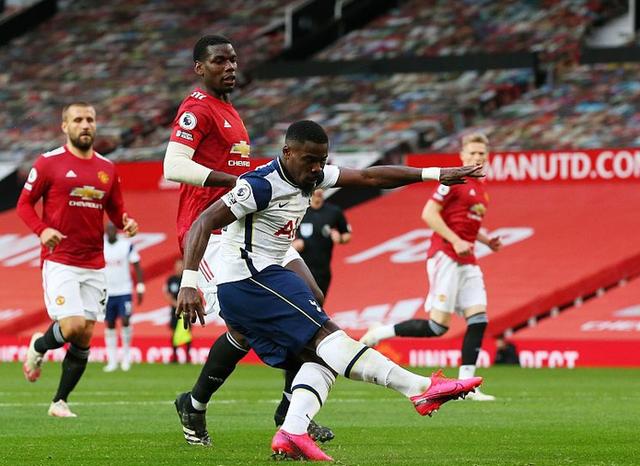 曼联|当年零身价逃离曼联，红魔花一个亿买回，这次又要零身价离开了