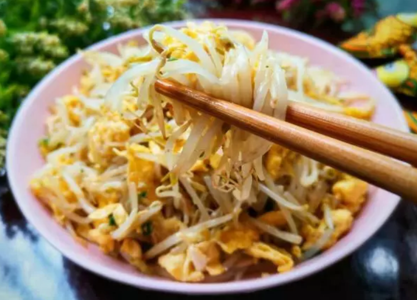 #黄豆芽#三月，宁愿少吃大鱼大肉，也别错过此菜，燃烧脂肪，肠道也通畅了