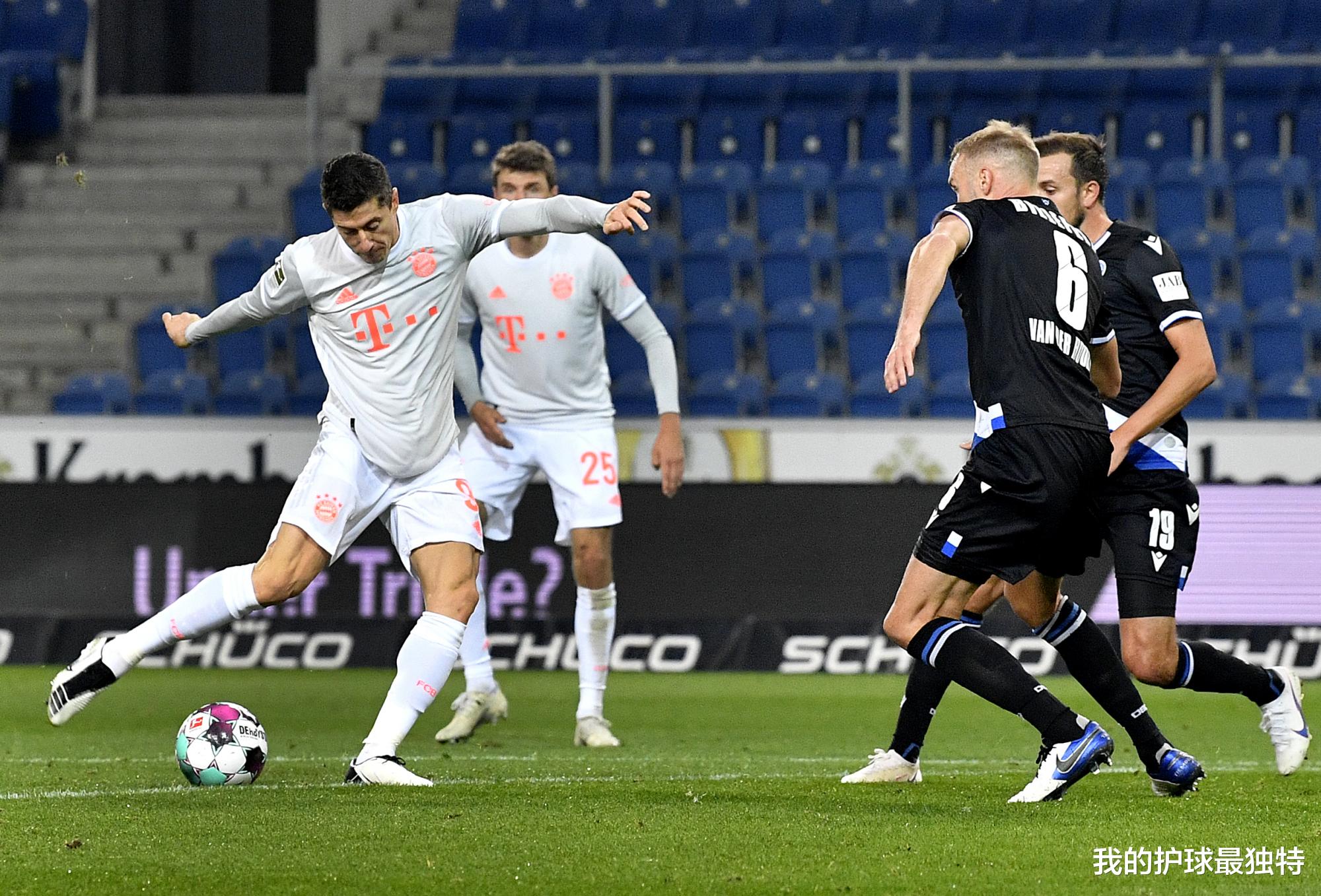 拜仁慕尼黑|4-1!拜仁神锋踢疯了:26分钟造3球,C罗被无情甩开,2大纪录诞生