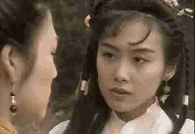#袁咏仪#51岁邱淑贞和48岁袁咏仪同框美如画：这才是香港女星颜值巅峰！