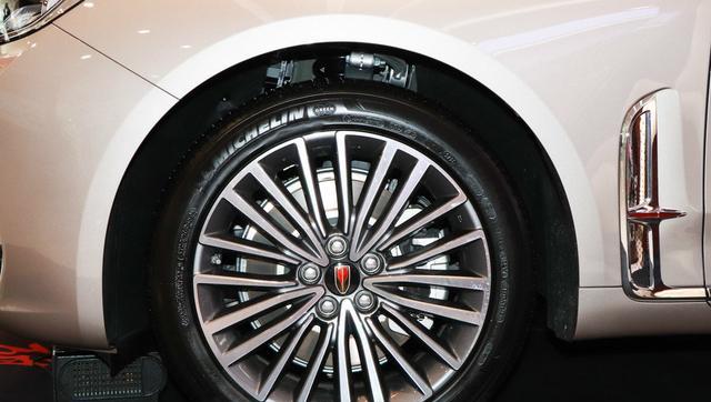 红旗h9|28万起售红旗H9惊艳十足！纵置后驱比A6L还拉风！