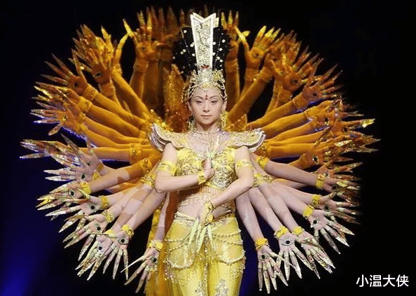 春晚|她是“千手观音”聋哑人领舞，被富豪苦追8年，如今怎样了？