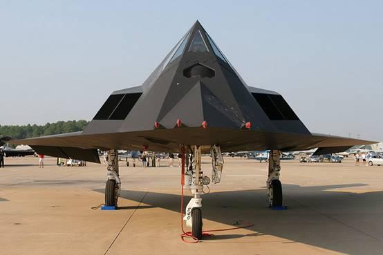 【日本】美国沙漠出现惊人一幕：被封存隐身机重返蓝天，日本：有大行动