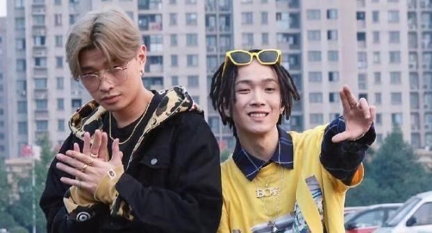 [嘻哈音乐]嘻哈音乐逐渐走向主流，rapper撑起各大音乐节台面