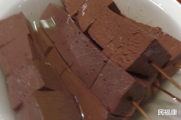 『排毒』吃猪血后，连续几天都排出黑便，怎么回事？真的是在清肺排毒？