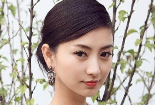 『台湾』有种“毁容”叫沈眉庄,曾经的白月光,近照却发福变大妈,丑拒