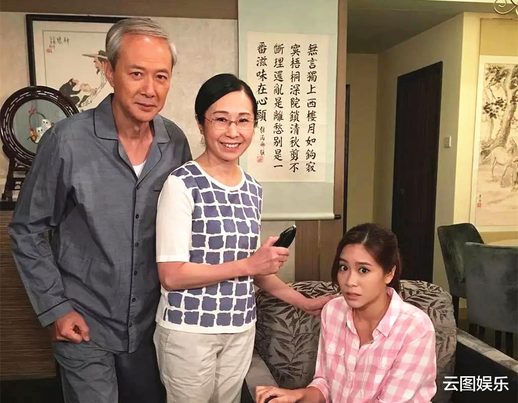 婚后负责煮饭做家务,对59岁妻子宠爱有加