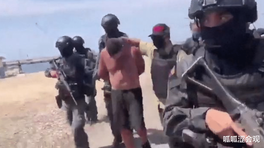 美国@确诊人数突破126万!美军全副武装瞄准头号对手:不赔偿就开战