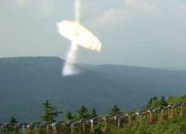 UFO:东北农民接触不明飞行物,称自己与女外星人有染?测谎后竟发现是真的