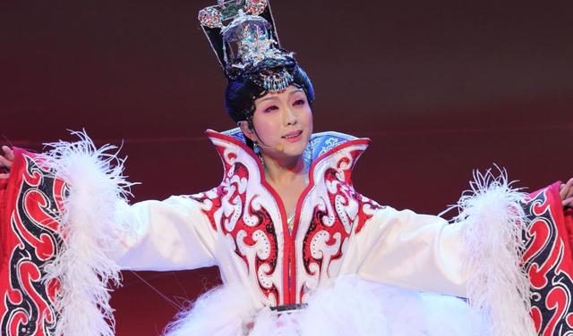 李玉刚|被春晚拒绝过6次，曾想不开自杀，如今成一级演员，享国家津贴