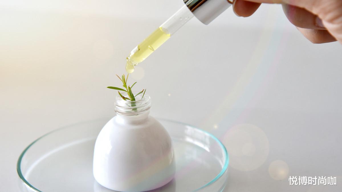 [护肤]给皮肤真正补水的并不是护肤，而是“喝水”？这么多年护肤白涂了