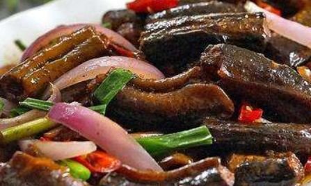 「食材」这道食材被称为“软黄金”，口感肥美鲜嫩，还补脑护眼