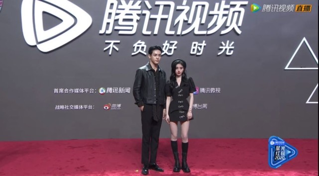 唐嫣|红毯竞艳，唐嫣复出肢体语言僵硬，乔欣跟张嘉倪的礼服一言难尽