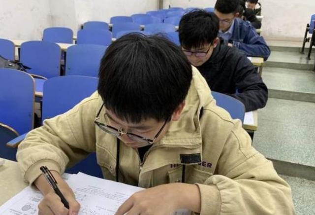 高校|我国第1所药学高校，拥有全国第1的学科，实力强发展前景好