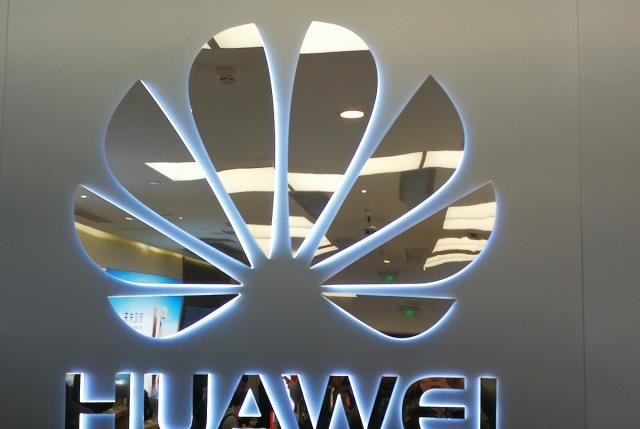 苹果|国产巨头“宝刀未老”,正式官宣新技术,苹果这次也束手无策