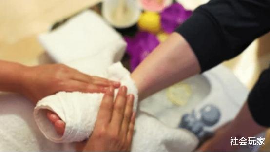 |为何去泰国旅游，最好不要错过路边理发店，导游说出其中“猫腻”