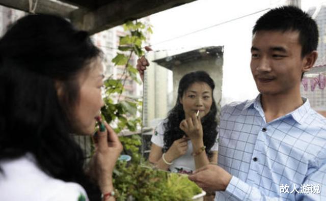 故人游说|当年，那个不顾家人反对、强娶46岁阿姨的23岁小伙，如今幸福吗？