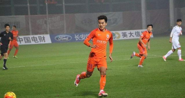 「山东鲁能」鲁能飞翼缺席热身赛或无缘报名，李霄鹏最后2个调整人选浮出水面