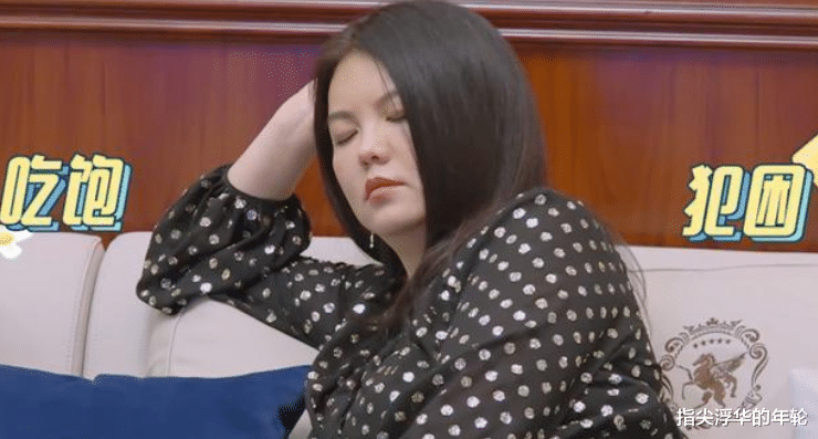 李湘|李湘两人吃四盘肉月花7万，冰箱门不关戴钻戒睡觉，网友讨厌的不只是炫富
