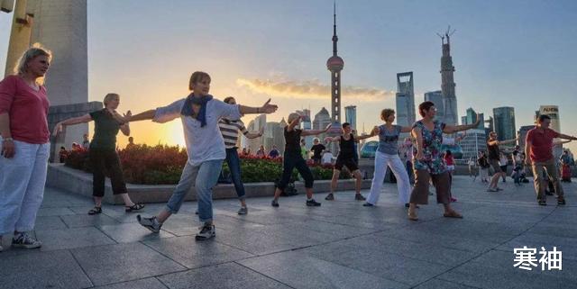 寒袖|外国人获得中国国籍后，身份证上你知道要填什么民族吗？