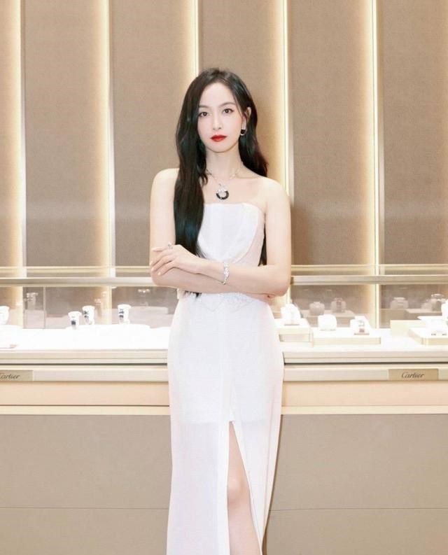 宋茜|可能冤枉宋茜了,穿了四件衣服三十斤,不胖才怪,生图也是很胖
