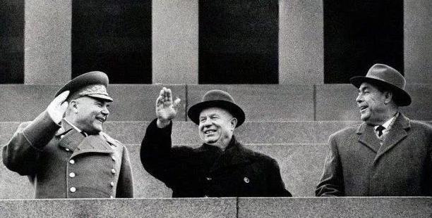 赫鲁晓夫|赫鲁晓夫本牢牢掌控苏联，为何度个假，就轻易地被安排“退休”？