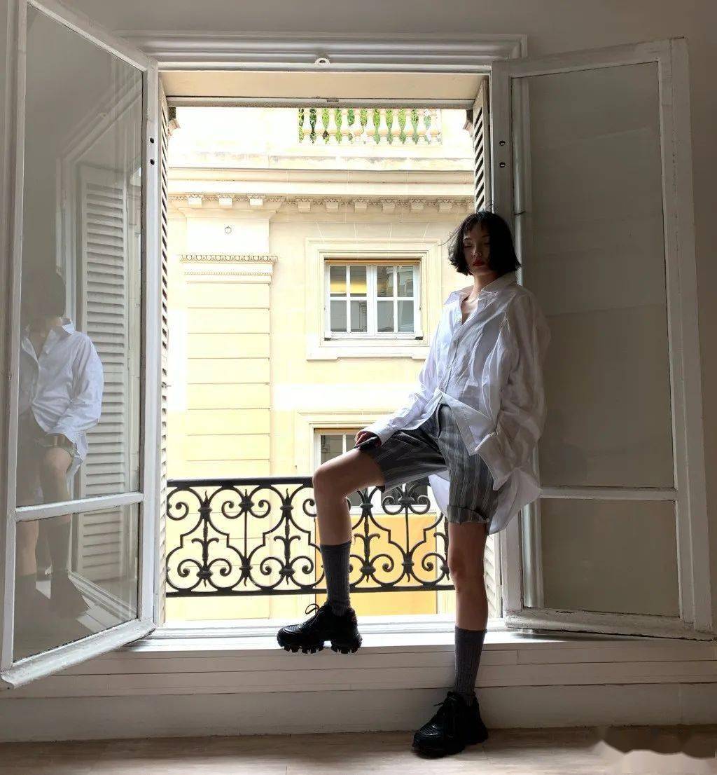 发型|国产176cm的人间“腿精”,黄金比例太撩人,逆天的“过肩折腿”可太秀了!