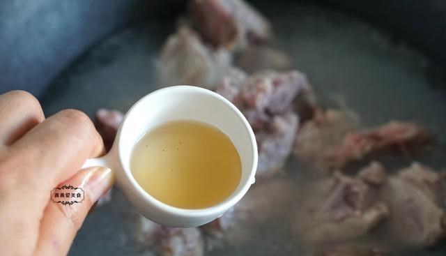 [排骨]4月，多给孩子喝这汤，长劲又长个，不放一滴油，清淡营养