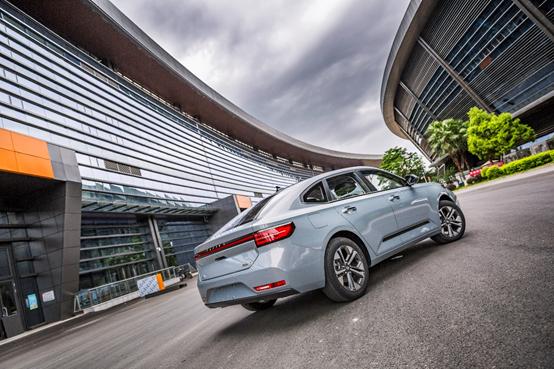 长安逸动|5.98万起，可全面压制逸动PLUS，刚上市不久的RC-5，到底怎么样？