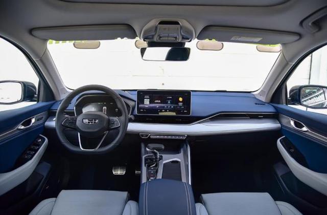 轿车|吉利发飙了!它比速腾大一圈,动力超思域,价格合适又是爆款