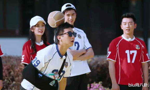 #奔跑吧兄弟#《跑男》“最没素质”嘉宾，镜头前不停吸烟，导演都不想看他一眼